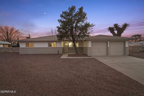 15081 Darrington Rd, Horizon City, TX, 79928-7308 | Card Image