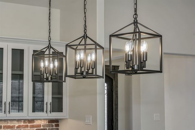 Details with a chandelier | Image 16