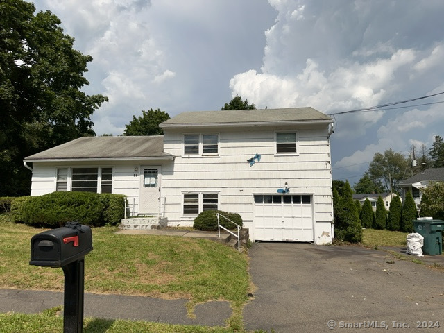 Smith Dr, Hamden, CT 06517