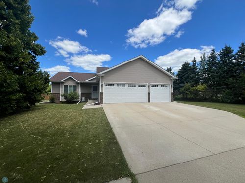 1114 Sommerset Dr, West Fargo, ND, 58078-2179 | Card Image