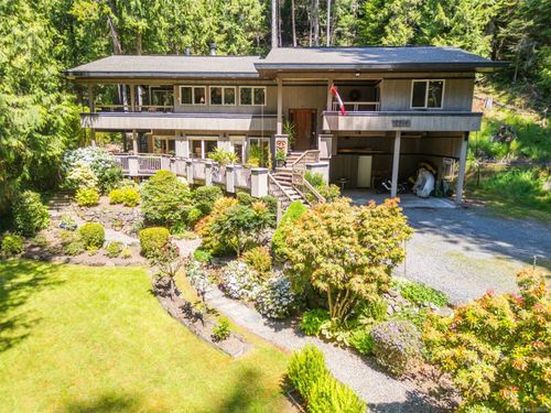 2616 Crowsnest Dr, Pender Island, BC, V0N2M2 | Card Image