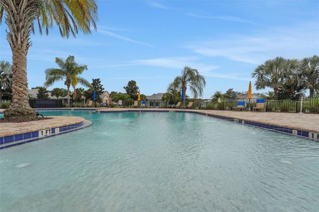987 Fiesta Key Cir, House other with 2 bedrooms, 2 bathrooms and null parking in LADY LAKE FL | Image 47