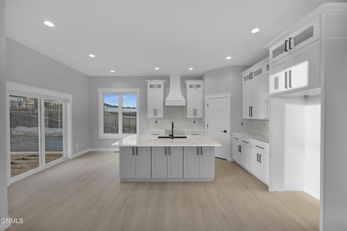 3916 Cogburn Rd, Bismarck, ND, 58503-9344 | Card Image