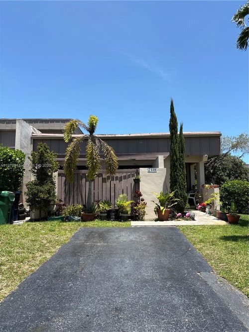 7439 Sw 106th Ct, Miami, FL, 33173-2923 | Card Image