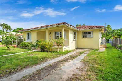 6356 Sw 14th St, House other with 3 bedrooms, 2 bathrooms and null parking in West Miami FL | Image 3