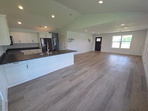 213 Century Ln, Silver Lake, MN, 55381-6175 | Card Image
