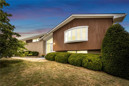 143 Herbst Rd, Coraopolis, PA, 15108-3661 | Card Image