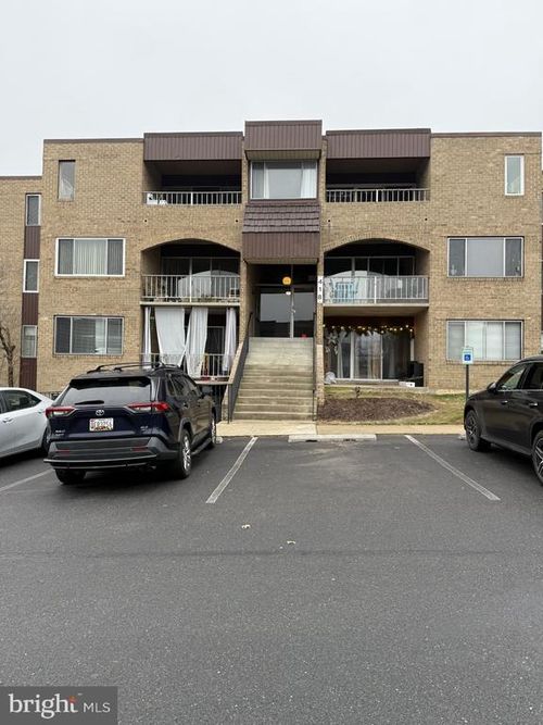 apt-302-418 Girard St, GAITHERSBURG, MD, 20877-3309 | Card Image
