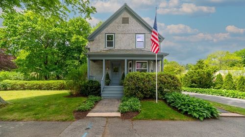 120 Pine St, Manchester, MA, 01944-1022 | Card Image