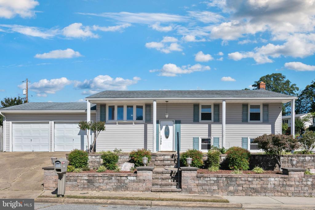 Laurie Ln, Glen Burnie, MD 21061