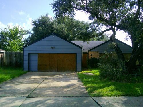 1615 Sleepy Hollow Dr, Pearland, TX, 77581-5715 | Card Image