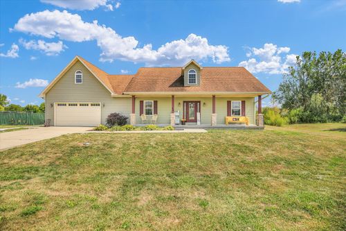 48 Nightingale Cir, Camargo, IL, 61919-3504 | Card Image