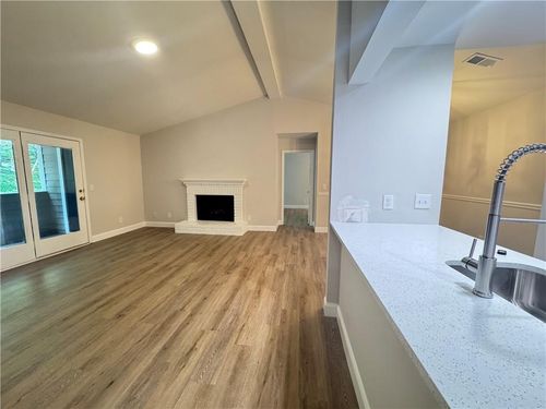 308 Warm Springs Cir, Roswell, GA, 30075-4967 | Card Image