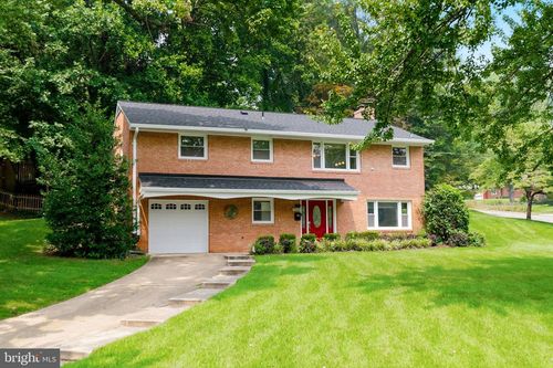 7500 Long Pine Dr, SPRINGFIELD, VA, 22151-2817 | Card Image