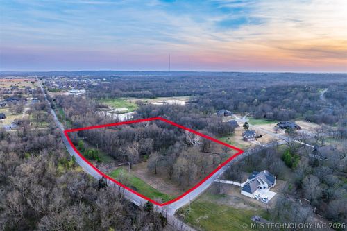 8 S 305th East Street, Broken Arrow, OK, 74014 | Card Image