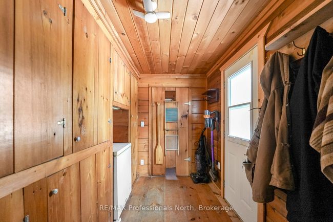 1015 Calbrett Rd, House other with 1 bedrooms, 1 bathrooms and 5 parking in Haliburton ON | Image 9
