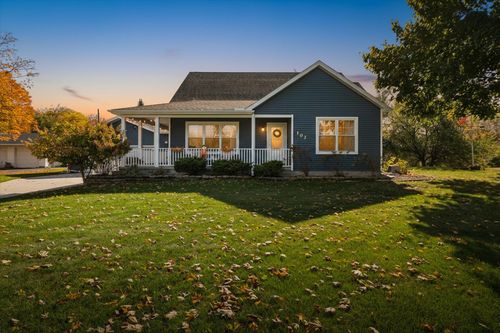 102 E State St, Saint Louis, MI, 48880-1759 | Card Image