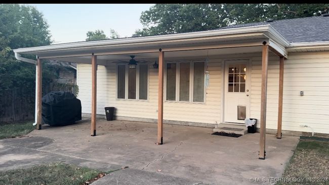Covered Patio | Image 33