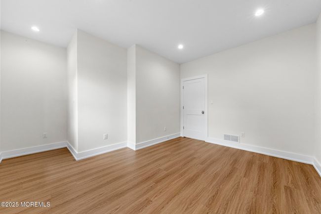 124 E River Rd, Home with 0 bedrooms, 0 bathrooms and 6 parking in Rumson NJ | Image 25