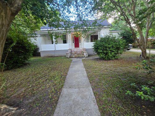 829 W 1st N Street, Summerville, SC, 29483 | Card Image