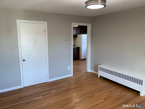 3e-1 Divinity St, Bristol, CT, 06010-6000 | Card Image