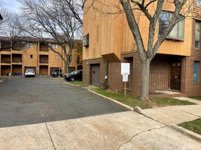 81 Redmond Street, Townhouse with 2 bedrooms, 1 bathrooms and null parking in New Brunswick NJ | Image 3