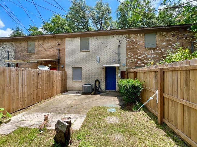 1037 - 1031 N Chenango St, Home with 0 bedrooms, 4 bathrooms and null parking in Angleton TX | Image 12