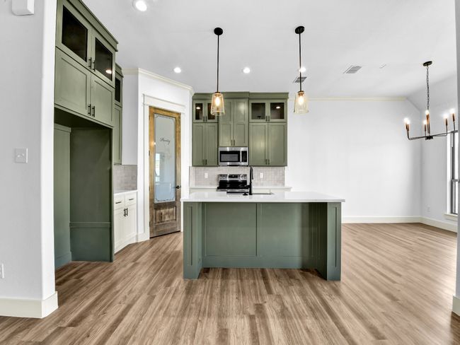 10016 Valley Oak Ct, House other with 5 bedrooms, 2 bathrooms and null parking in Springtown TX | Image 10