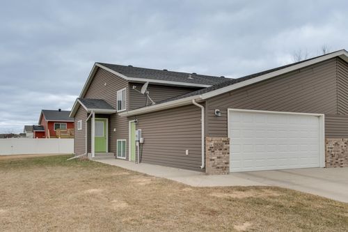 2524 7th Ct W, West Fargo, ND, 58078-4070 | Card Image
