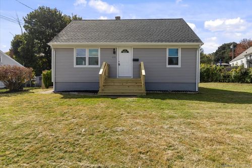 115 Cooper Dr, Waterbury, CT, 06704-1620 | Card Image