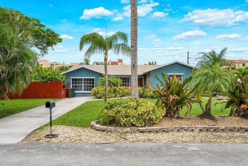803 Mallard Dr, Delray Beach, FL, 33444-2028 | Card Image