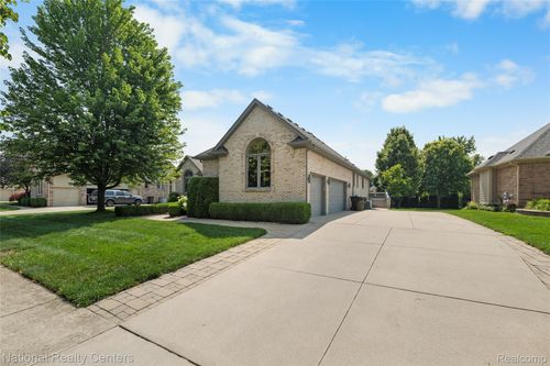 54710 Preston Pines Ln, Shelby Township, MI, 48315-1479 | Card Image