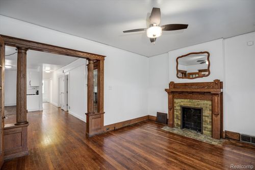 310 Hendrie St, Detroit, MI, 48202-3712 | Card Image