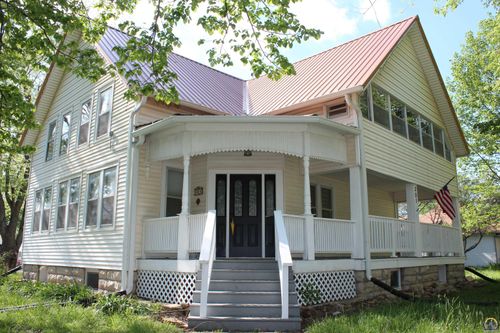 301 Cedar St, Overbrook, KS, 66524 | Card Image