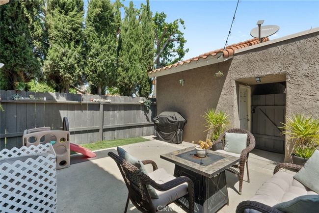 22524 Paseo Terraza, Townhouse with 2 bedrooms, 2 bathrooms and 2 parking in Santa Clarita CA | Image 18