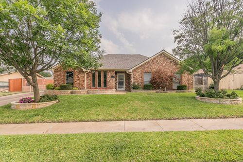 2305 Ridgewood, Bedford, TX, 76021-4734 | Card Image