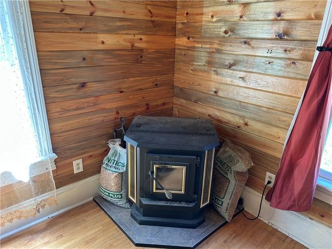44 E 2 Nd Ave N, House other with 5 bedrooms, 2 bathrooms and null parking in Columbus MT | Image 9