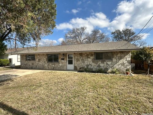 510 Lake Dr, Kerrville, TX, 78028-3040 | Card Image