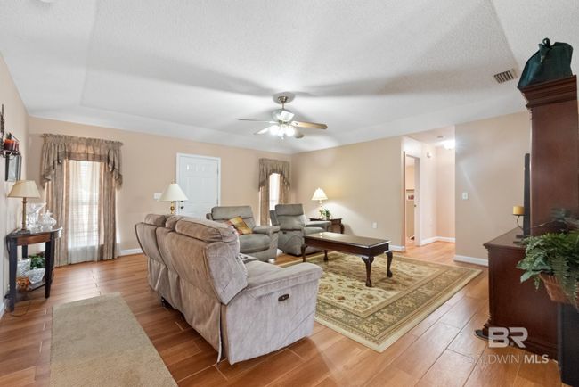 Living Room | Image 9