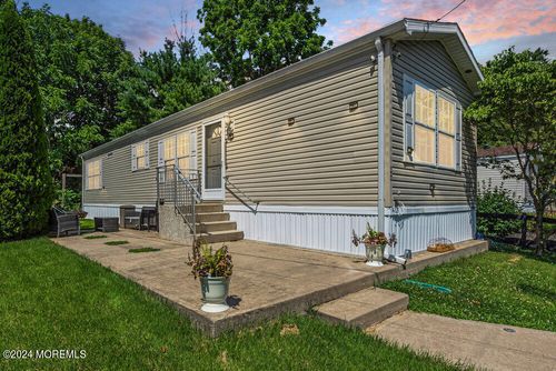 20 White Birch Park, Hampton, NJ, 08827-5423 | Card Image