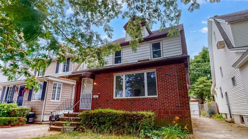 71-32 Loubet St, Forest Hills, NY, 11375-6721 | Card Image