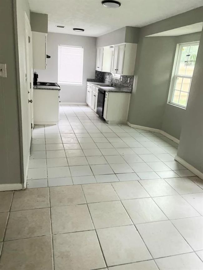 23302 Whispering Willow Dr, House other with 3 bedrooms, 2 bathrooms and 2 parking in Spring TX | Image 5