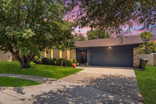 202 Fleetwood Ct, Arlington, TX, 76014-1015 | Card Image