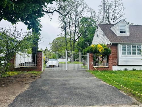 224 Park Ave, Roosevelt, NY, 11575-1101 | Card Image