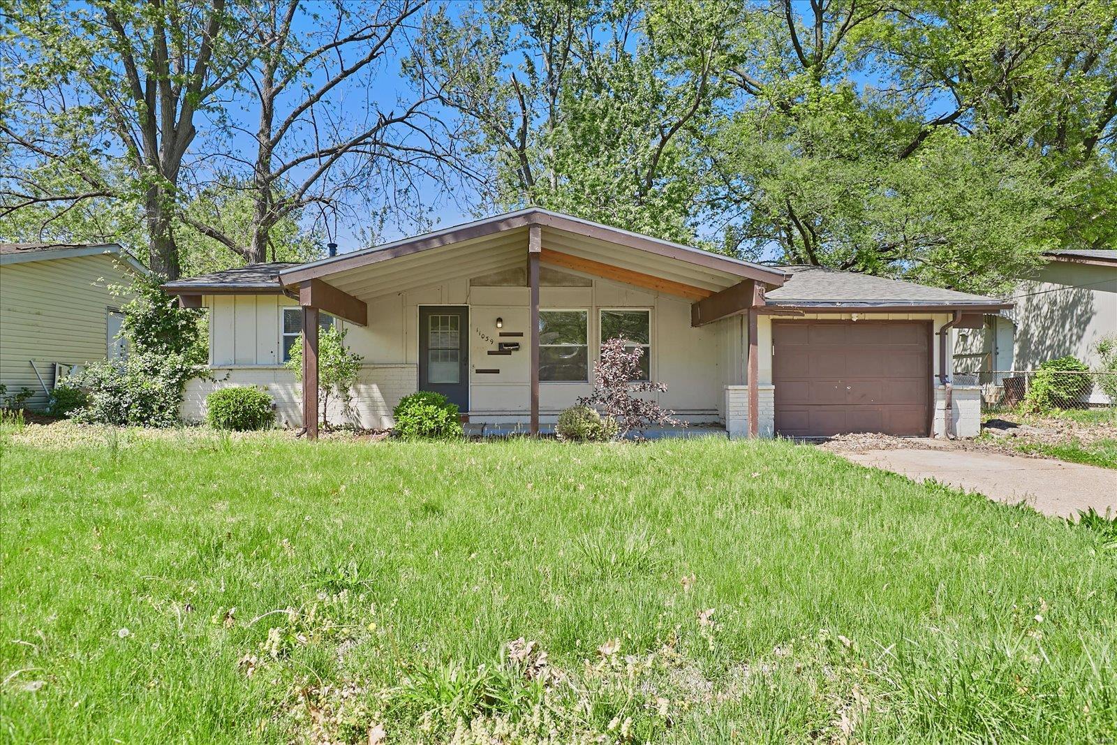 Landseer Dr, Saint Louis, MO 63136
