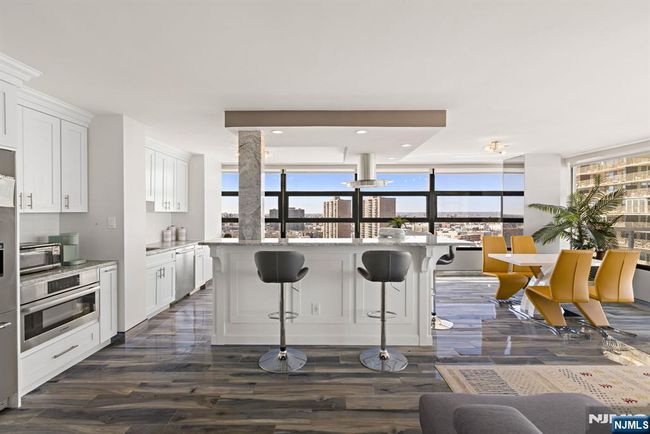 6050 Kennedy Blvd, Condo with 2 bedrooms, 2 bathrooms and null parking in West New York NJ | Image 5