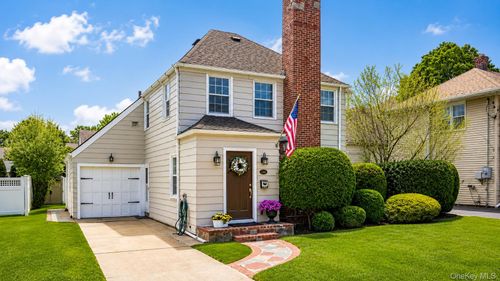 144 Saville Rd, Mineola, NY, 11501-2340 | Card Image