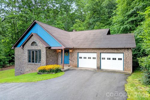 108 Shenandoah Dr, Burnsville, NC, 28714-7992 | Card Image