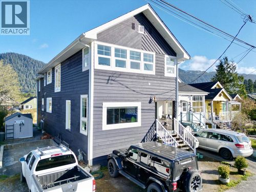 654 4th Avenue, Prince Rupert, BC, V8J1P1 | Card Image