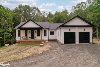 3674 S Portage Rd, House other with 3 bedrooms, 2 bathrooms and 8 parking in Huntsville ON | Image 1